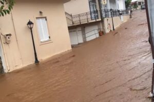 Κακοκαιρία στην Κρήτη: Ξεκίνησε το νέο κύμα ισχυρών βροχών | 112 στον Μυλοπόταμο, ανήλικοι μεταφέρθηκαν προληπτικά στα Ζωνιανά