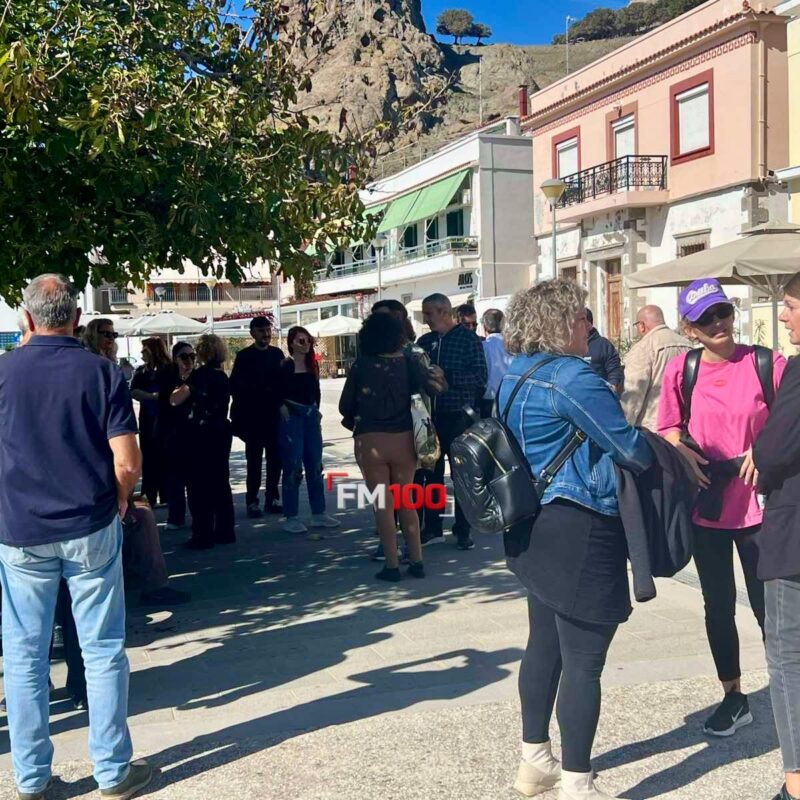 Λήμνος: Με ομιλίες και επίδοση ψηφίσματος ολοκληρώθηκε η απεργιακή κινητοποίηση των εκπαιδευτικών – φωτογραφία 27